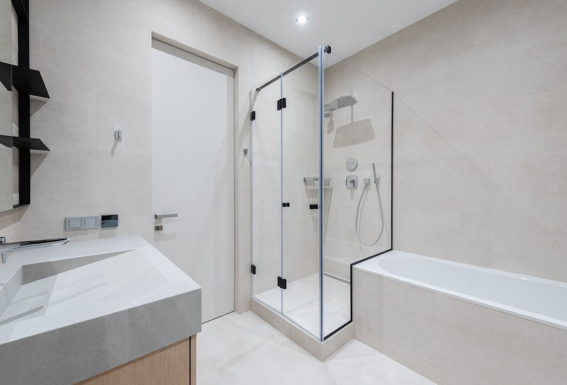 Semi-frameless shower door 
