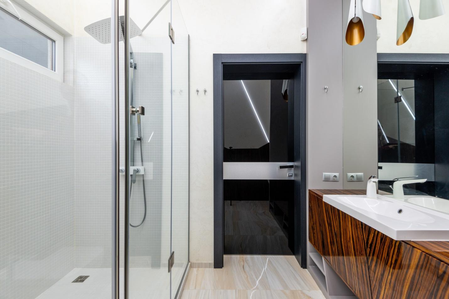 Entrust Your Bathroom to Shower Door specialists 